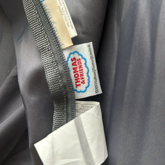 Thomas the Train hard sided luggage - Picture 6 of 8